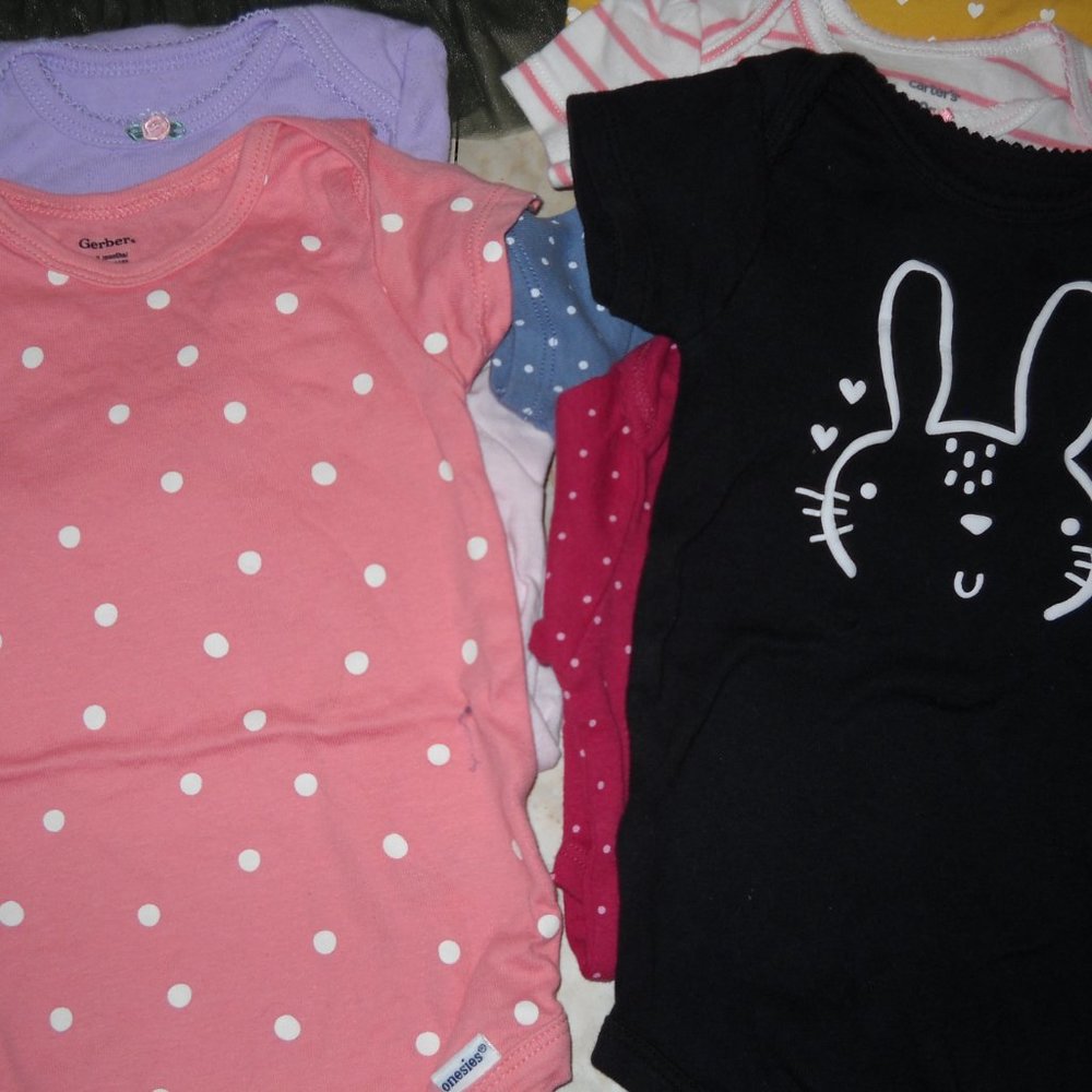 13 PIECE INFANT GIRLS SIZE 6 to 9 MONTHS - Picture 3 of 7